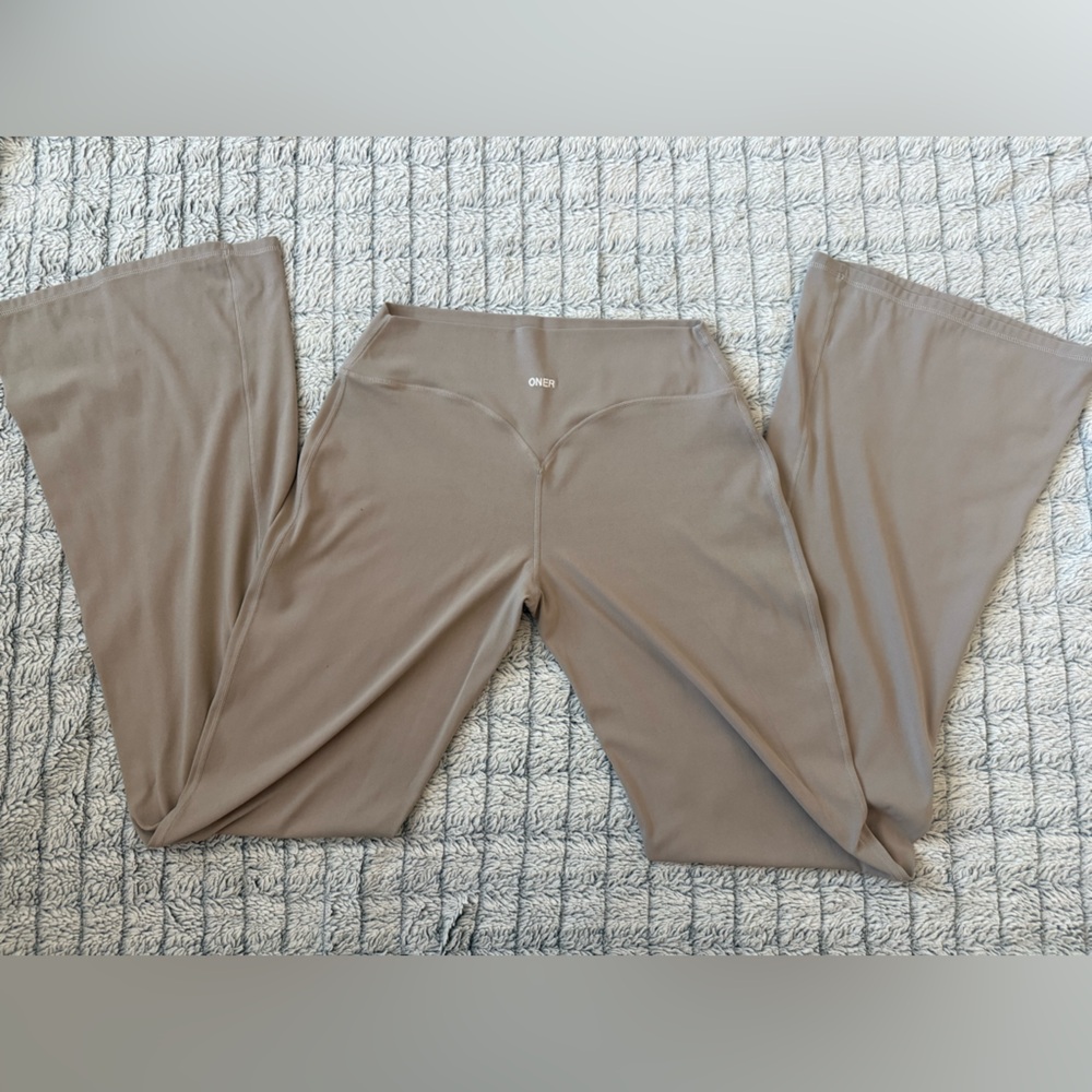 Oner active soft motion flare leggings